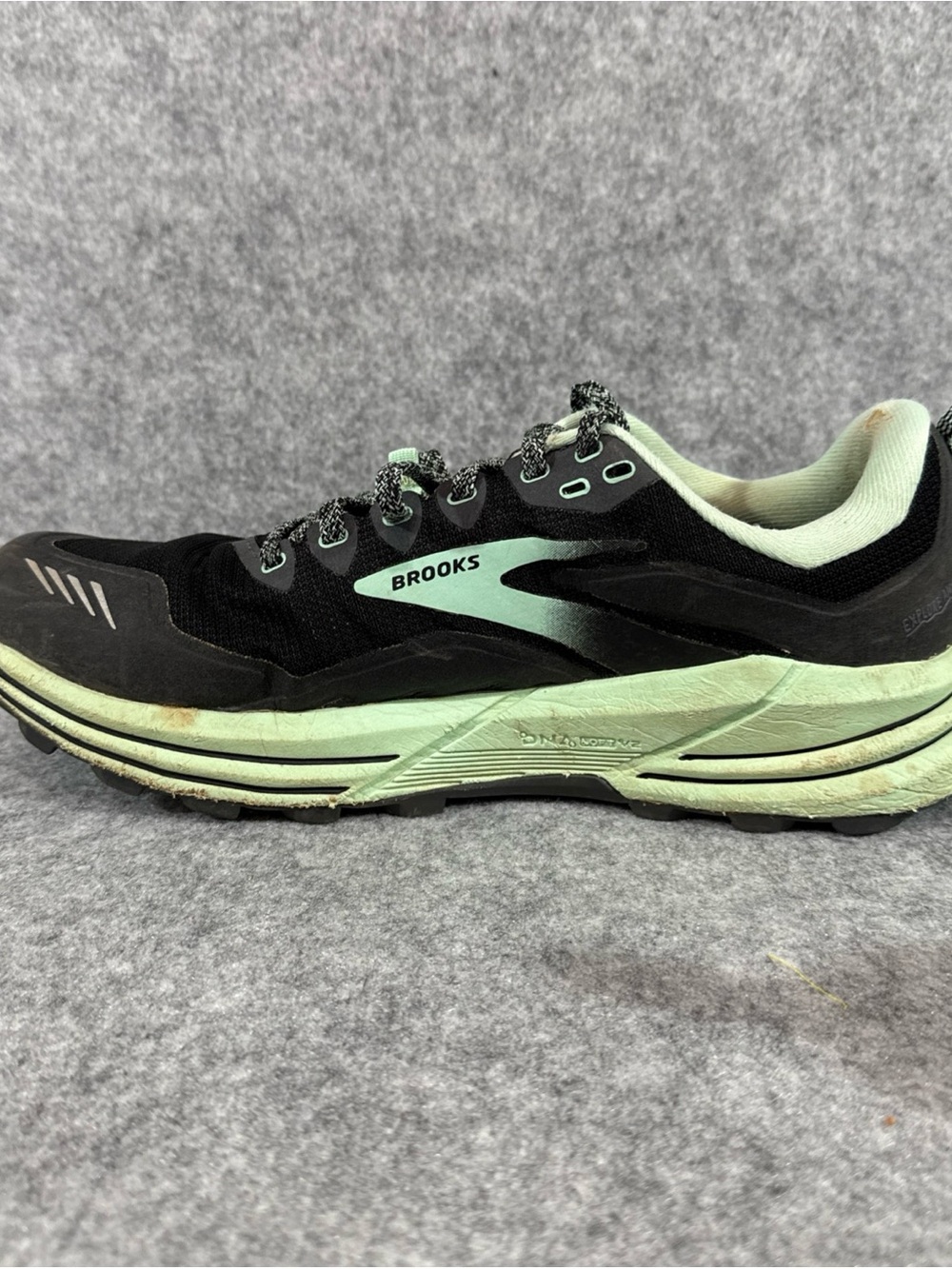Brooks Cascadia 16 Tennis Shoes - Womens 9 - Black Green Running Walking Sneaker - Picture 9 of 12